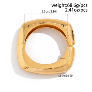 Detailed size specifications for gold pleated bangle with 5.5cm diameter and 68.6g weight