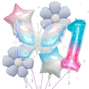 Détail des ballons en aluminium papillon, marguerite et numéro 1 pour les fêtes