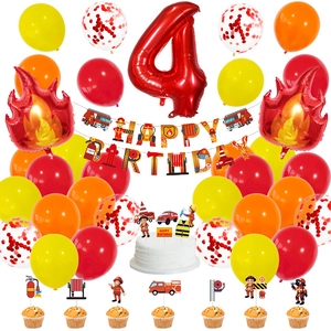 Décoration anniversaire pompier 4 ans avec ballon chiffre 4 rouge et ballons flammes