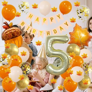 Kit d'anniversaire automnal avec ballons feuilles d'érable et chiffre 5 doré
