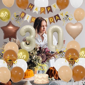 Kit déco 30 ans avec ballons dorés, bannière et cake toppers aux tons crème et marron