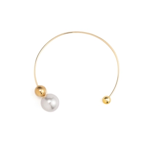 Minimalist gold metal collar necklace featuring asymmetric imitation pearls and beads