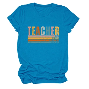 Détail du t-shirt bleu sarcelle avec imprimé vintage Teacher Love Inspire rétro arc-en-ciel