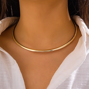 Collier Choker Rigide En Métal Minimaliste Poli Lisse Tube Rond Ras De Cou Réglable Bijoux Punk Simples Pour Femmes