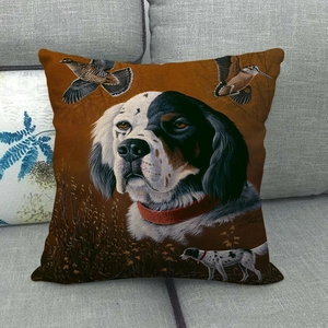Housse de coussin en lin avec illustration de chien réaliste sur un canapé gris chic