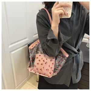 Sac cabas transparent en PVC avec imprimé cerise et pochette rose, style selfie