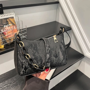 Women Metallic Ribbed Underarm Bag Fashion PU Leather Baguette Shoulder Bag With Chain Decor Casual Commuter Handbag