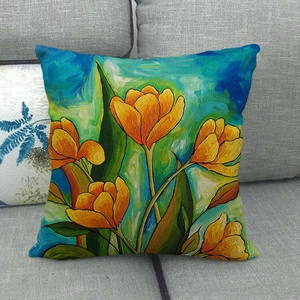 Dettaglio della federa in lino con tulipani gialli in stile pittura a olio su divano