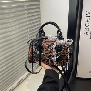 Leopard Print Handbag PU Leather Crossbody Bag With Metal Chain Lace Bow Gothic Y2K Style Shoulder Bag For Women