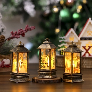 Tre lanterne natalizie a LED vintage con motivi di pupazzo di neve e Babbo Natale su legno
