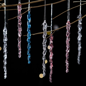 Adornos de carámbanos de acrílico para el árbol de Navidad en colores rosa y azul