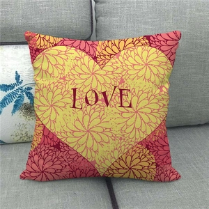 Housse de coussin décorative en lin avec motif floral en cœur et texte LOVE