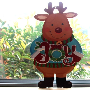 Decorazione natalizia a renna per finestra con scritta JOY e sciarpa a righe