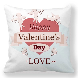 Détail de la taie d'oreiller Saint-Valentin en peau de pêche avec Cupidon et colombes