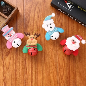 Set di 4 campanellini natalizi con Babbo Natale, renna, orso e pupazzo di neve su legno