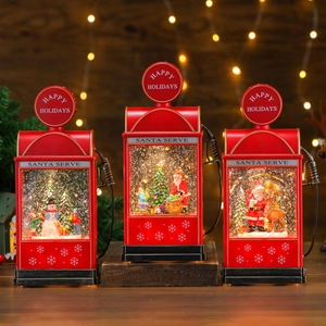 Boule à Neige de Noël Ornement Station-Service Rétro Musique LED Lumière Eau Paillettes Père Noël Décor de Fête