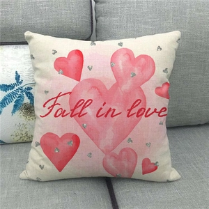 Housse de coussin en lin pour Saint-Valentin avec cœurs et texte Fall in Love