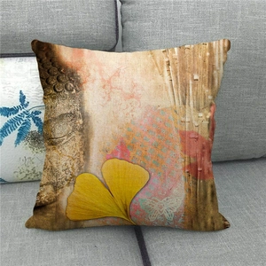 Détail de taie d'oreiller en lin avec bouddha aquarelle, feuilles de ginkgo et papillon
