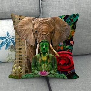 Leinen-Kissenhülle mit grünem Buddha und afrikanischem Elefanten auf einem grauen Sofa