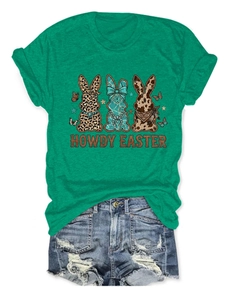 T-shirt de Pâques vert à plat avec motifs lapins Howdy Easter et short en jean