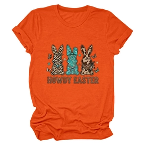 Détail du col de t-shirt orange et de l'imprimé vintage Western Howdy Easter