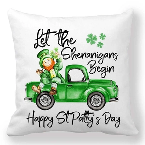 Dettaglio federa per cuscino San Patrizio con leprechaun su un camioncino verde