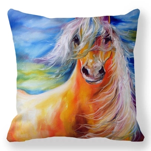 Détail de l'imprimé de peinture à l'huile de cheval sur la texture de la taie d'oreiller