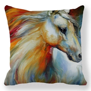 Détail d'une taie d'oreiller en peau de pêche avec imprimé tête de cheval artistique