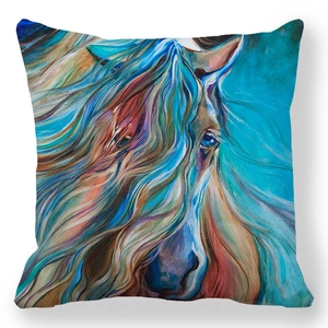Housse de coussin moderne avec peinture aquarelle de cheval coloré sur un fond blanc pur