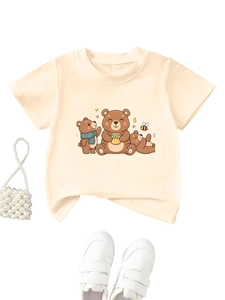 T-shirt beige pour enfants avec ours, assorti à des chaussures et un petit sac en perles