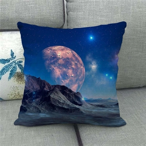 Makro-Detail von Leinen-Kissenbezug mit einer tiefblauen Sci-Fi-Kosmos-Sternenlandschaft