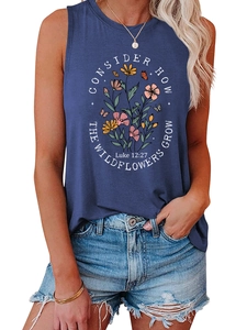 Détail du débardeur bleu pour femme avec motif floral et texte biblique imprimé
