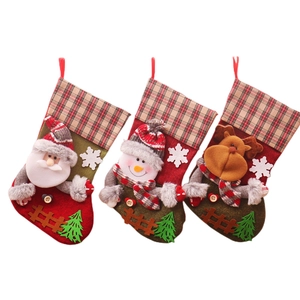 Set di 3 calze di Natale grandi con figure 3D di Babbo Natale, pupazzo di neve e renna