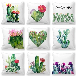 Aquarel cactus en vetplant kussenslopen gepresenteerd in een strakke negen-raster