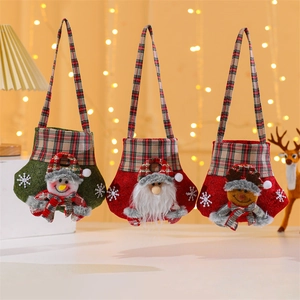 Christmas non-woven gift bags with 3D snowman, Santa and reindeer dolls for holiday candy