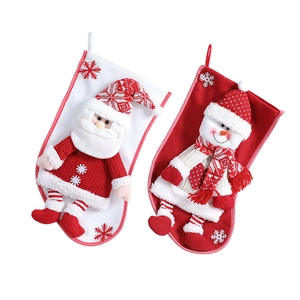 Lot de chaussettes de Noël tricotées avec Père Noël et bonhomme de neige en peluche douce