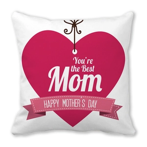 Λεπτομέρεια μαξιλαροθήκης με καρδιά You're the Best Mom για δώρο της Γιορτής της Μητέρας