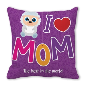 Detail der lila Muttertagskissenhülle mit weißem Schaf und I Love Mom Aufdruck