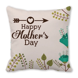 Dettaglio della federa Happy Mother's Day con motivi floreali verdi e grafica a cuore
