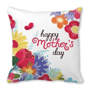Détail de la housse de coussin en peau de pêche avec fleurs et texte Happy Mother's Day