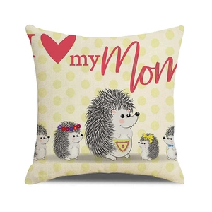 Dettaglio federa in lino con stampa I Love My Mom e simpatici ricci a cartone