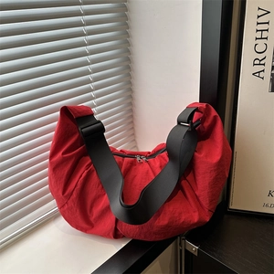 Harajuku Pleated Nylon Crescent Hobo Bag Large Capacity Crossbody Dumpling Bag Unisex Solid Color Casual Shoulder Bag