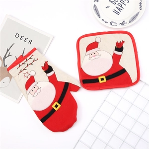 Christmas oven mitt and pot holder set with Santa Claus and red bird pattern