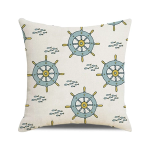 Détail de la housse de coussin carrée montrant la texture lin et le motif nautique