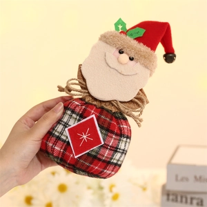 Weihnachtsgeschenktüte aus Leinen mit Weihnachtsmann und rotem Karomuster Design