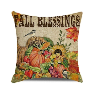 Detail van vierkante Fall Blessings kussenhoes met pompoen en zonnebloem linnen textuur