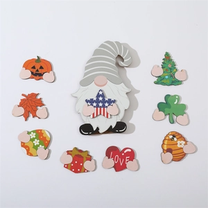 Ensemble de gnomes en bois interchangeables avec 8 accessoires de fêtes pour déco de table