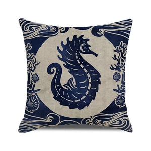 Housse de coussin hippocampe nautique avec coquillages et corail sur fond bleu marine