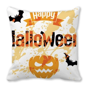 Nahaufnahme von Happy Halloween Kissenbezug mit Aquarell-Kürbis und Fledermaus-Motiv