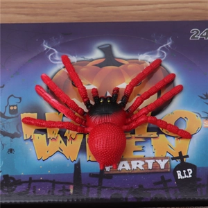 Dettaglio macro di un ragno realistico rosso e nero per decorazioni di Halloween